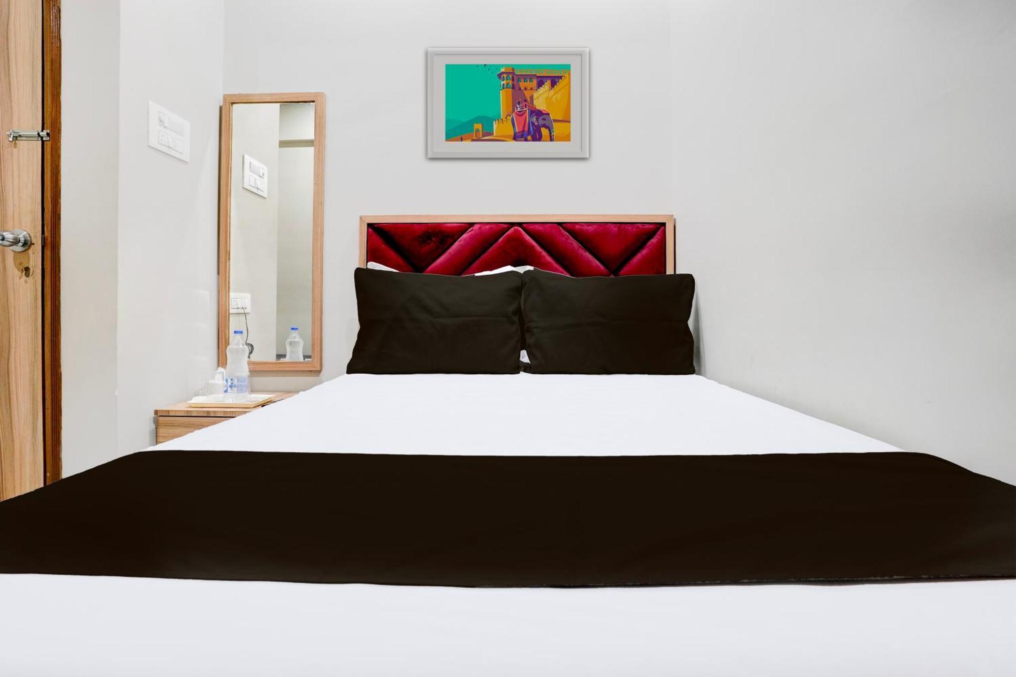 Super Hotel O Divine Fine Dine Lodging And Boarding Kalyān エクステリア 写真
