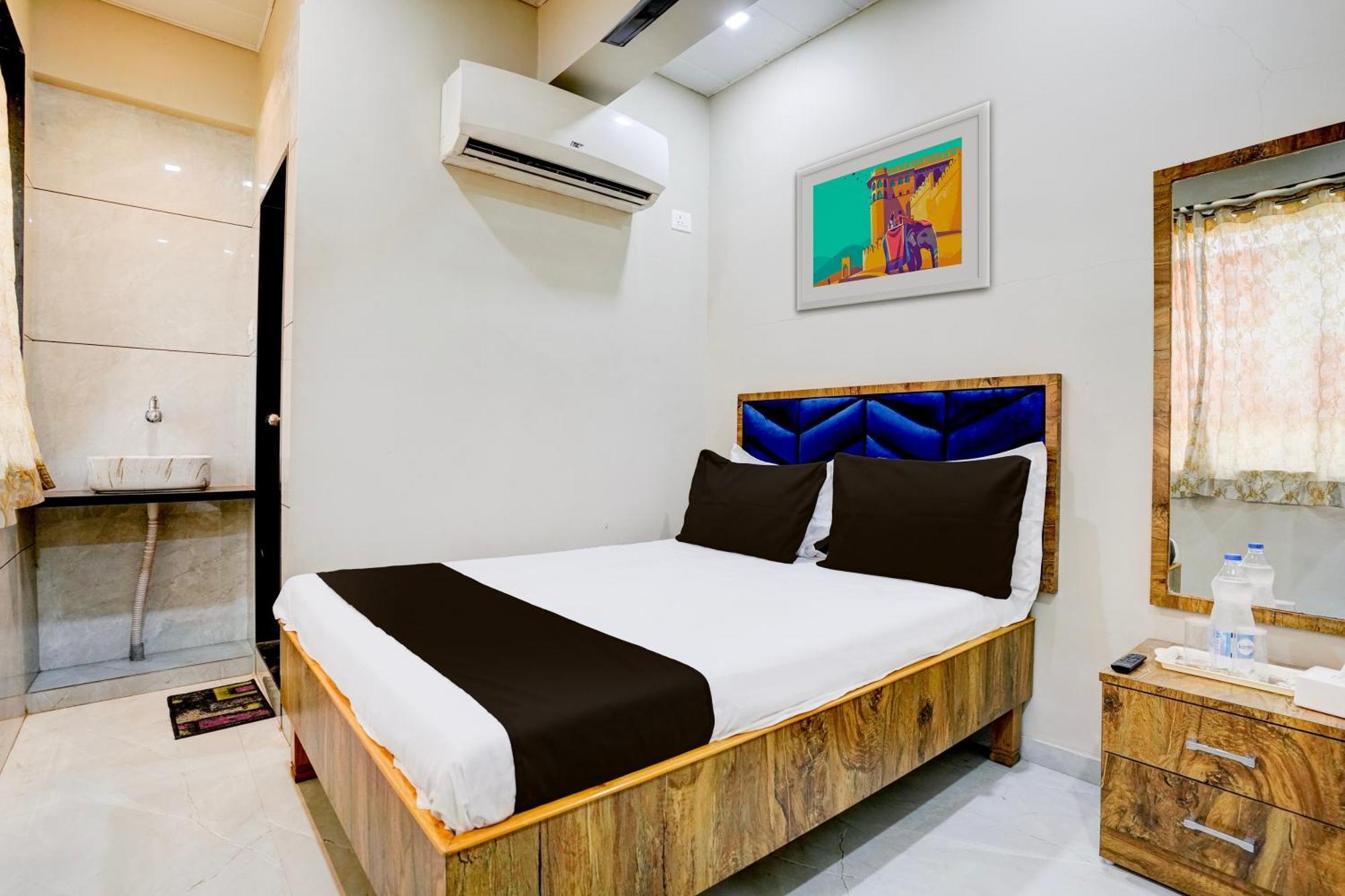 Super Hotel O Divine Fine Dine Lodging And Boarding Kalyān エクステリア 写真