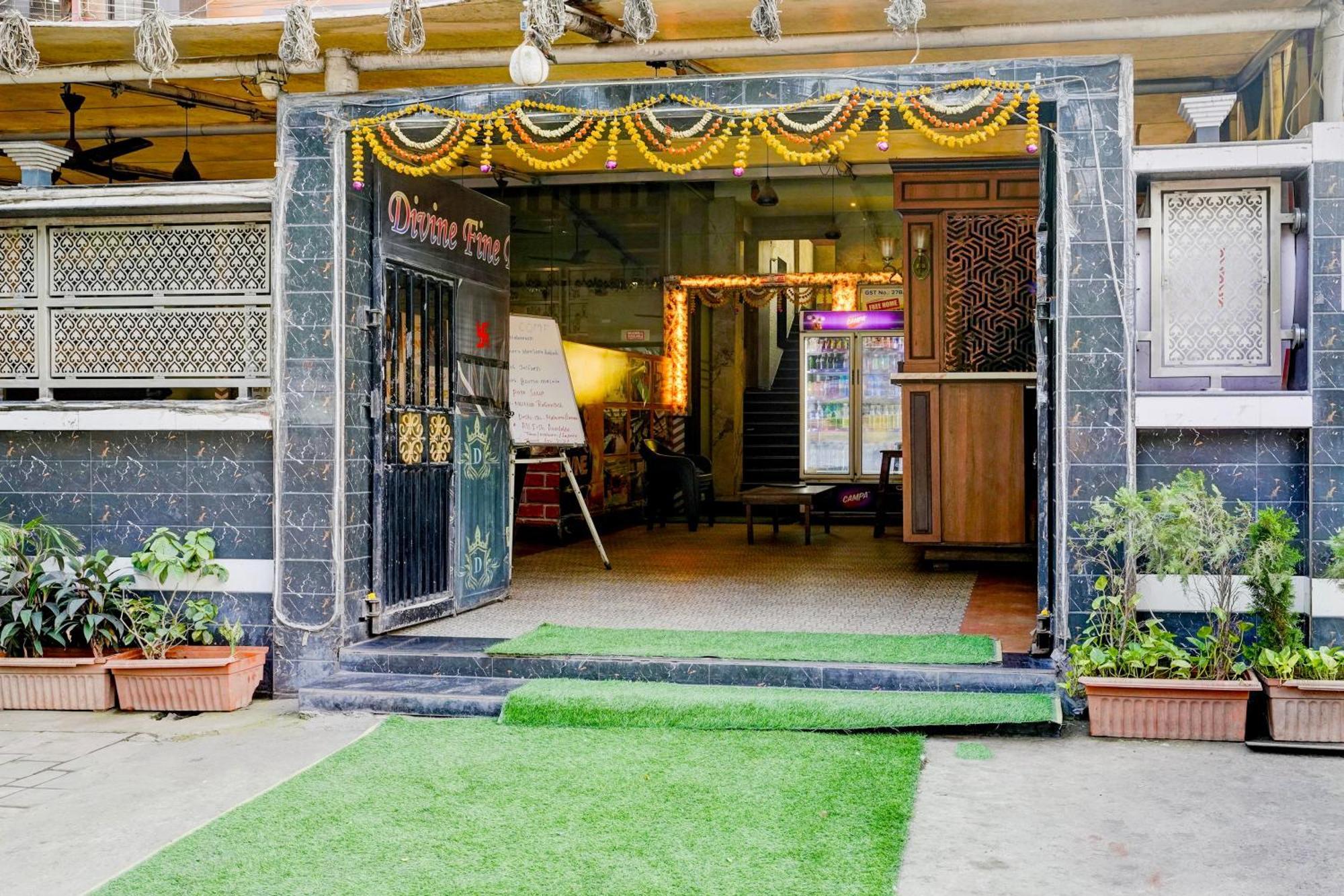 Super Hotel O Divine Fine Dine Lodging And Boarding Kalyān エクステリア 写真