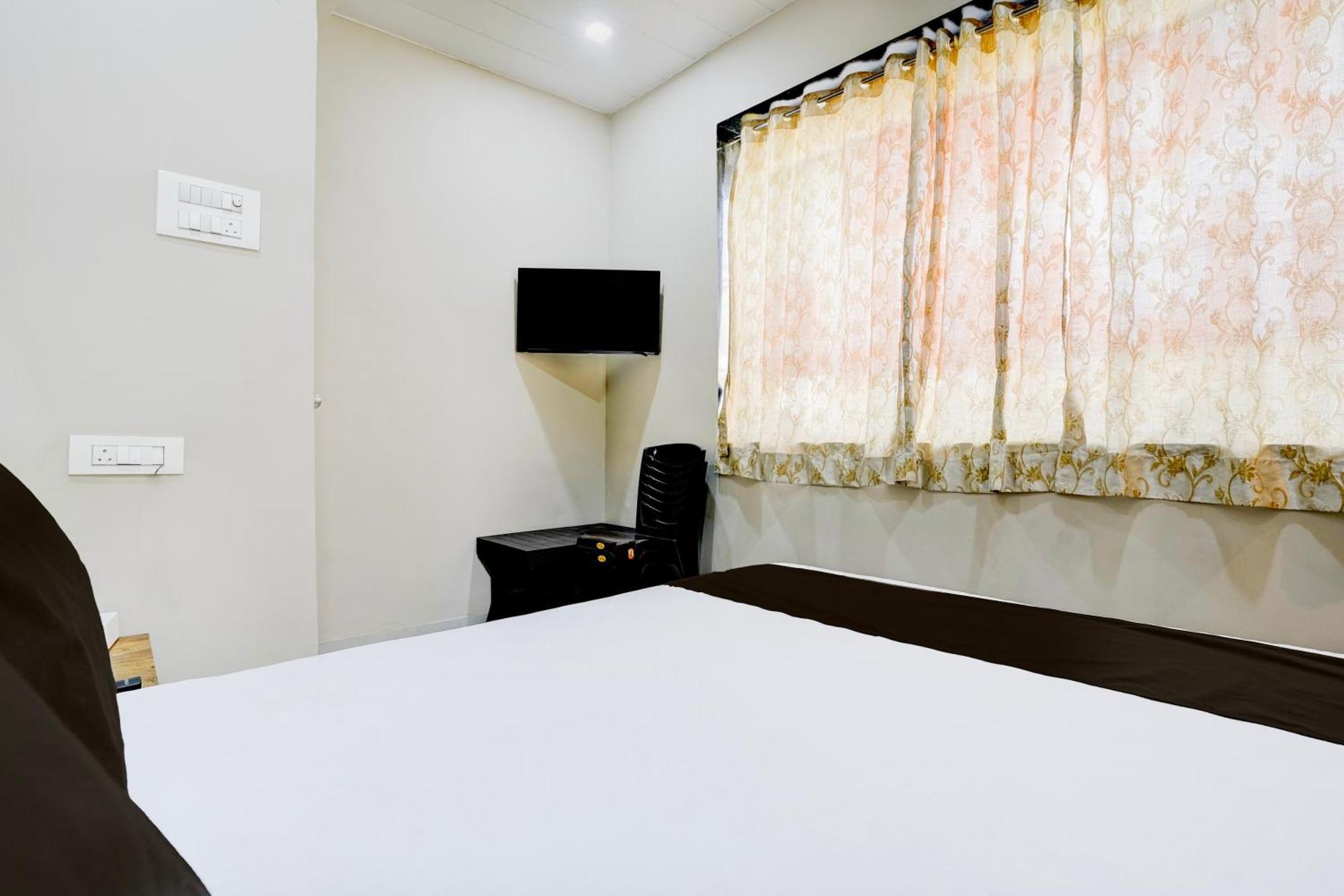 Super Hotel O Divine Fine Dine Lodging And Boarding Kalyān エクステリア 写真