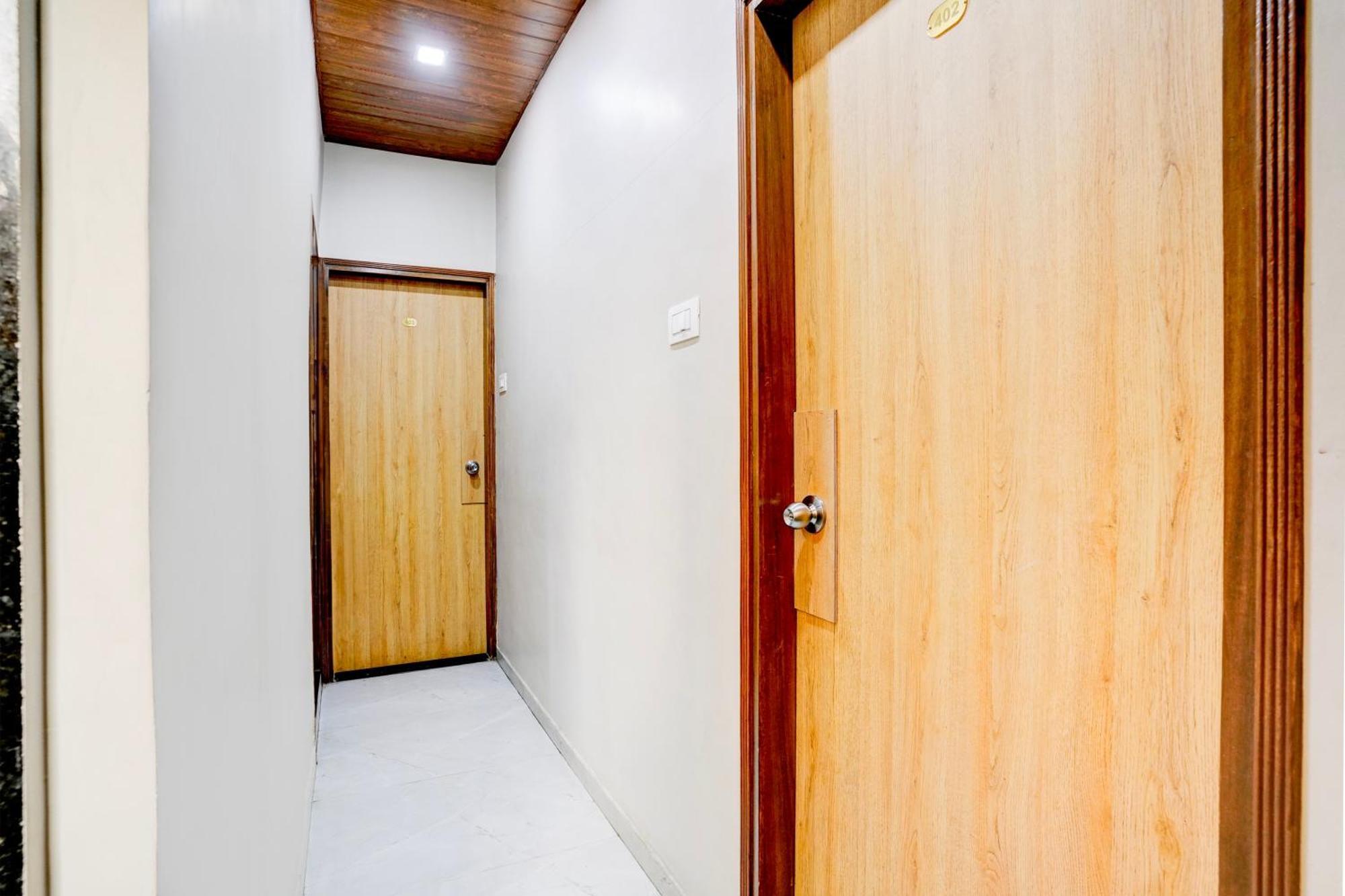 Super Hotel O Divine Fine Dine Lodging And Boarding Kalyān エクステリア 写真