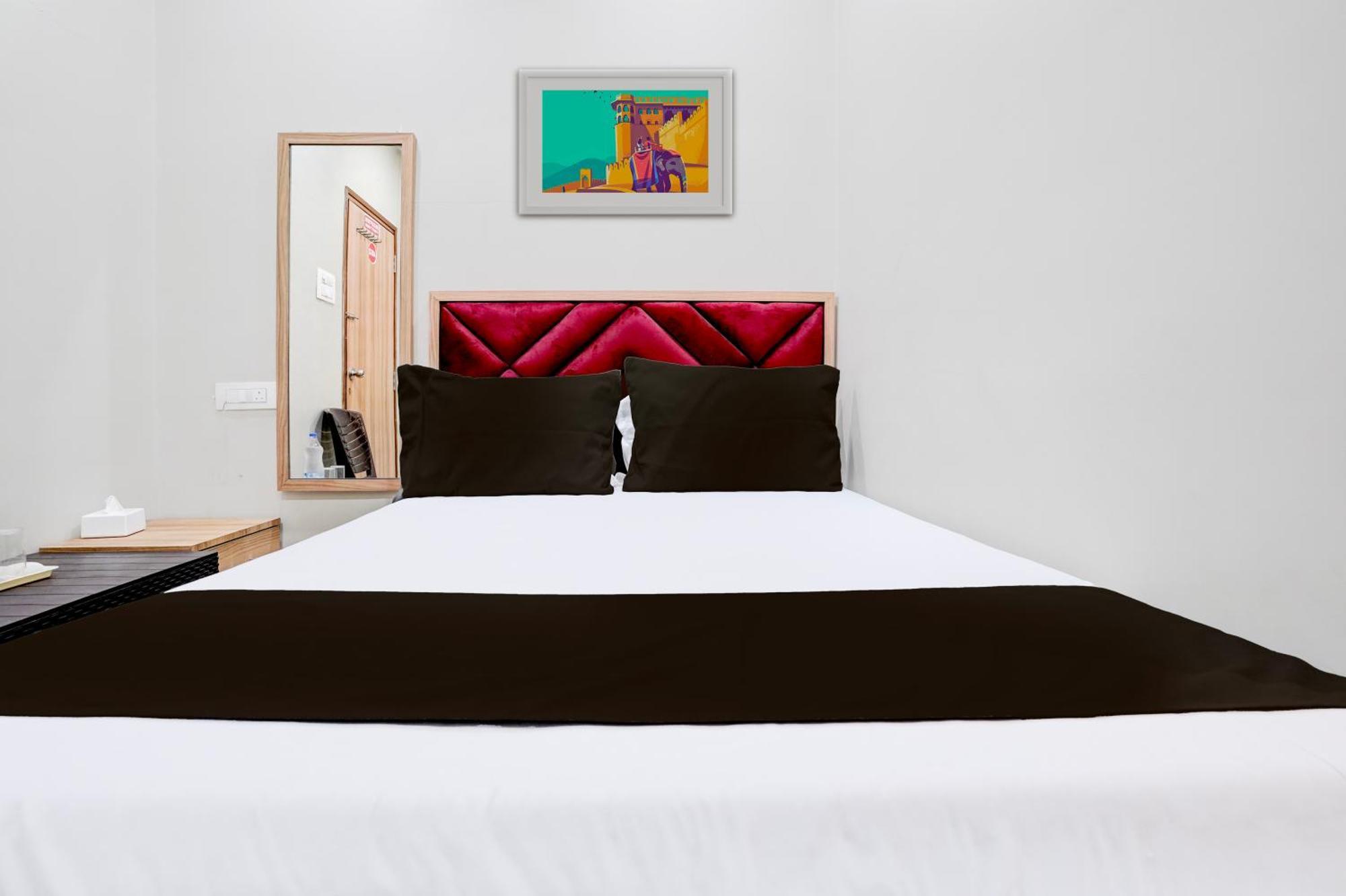 Super Hotel O Divine Fine Dine Lodging And Boarding Kalyān エクステリア 写真